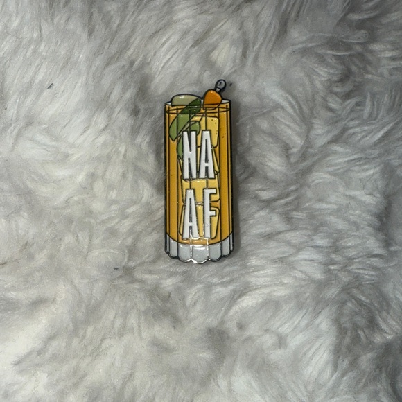" NA AF " Non Alcoholic Mocktail Decorative Pin - Picture 1 of 2